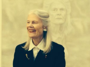 Penelope Seidler with her Fiona Lowry portrait on the day it won the 2014 Archibald Prize 